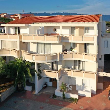 Apartments Tomy Novaglia Esterno foto